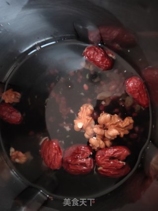 浓香黑豆豆浆的做法步骤：3