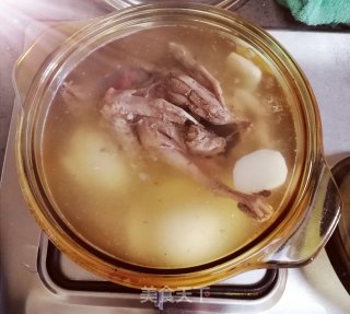 天麻乳鸽汤????????????的做法步骤：1