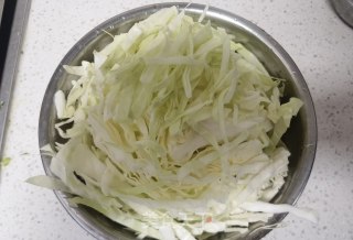 西红柿炒大头菜的做法步骤：2