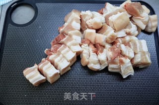 电饭煲炖五花肉的做法步骤：2