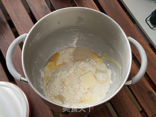可可爱爱的蔓越莓炼乳小面包块，超快手超好吃的做法步骤：2