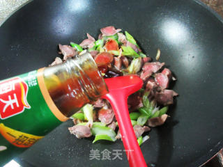 大葱炒鸭胗的做法步骤：6