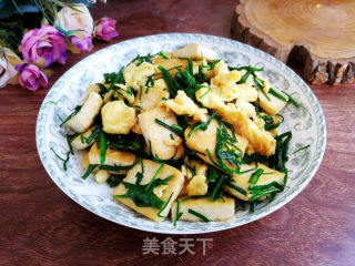 韭菜炒鸡蛋豆腐的做法步骤：7