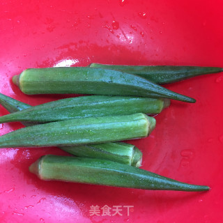 秋葵鸡蛋炒饭的做法步骤：2