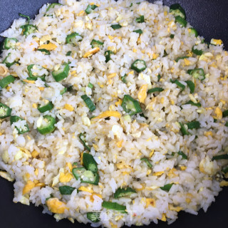 秋葵鸡蛋炒饭的做法步骤：9