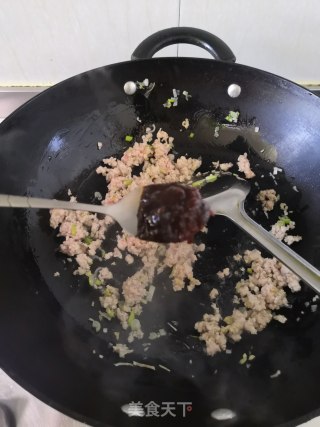 梅干菜酱肉包的做法步骤：7
