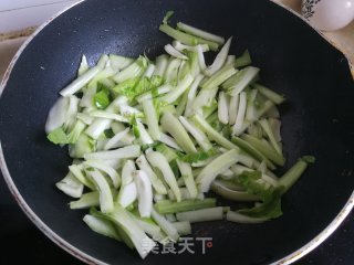 菜帮炒肉丝的做法步骤：4
