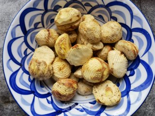 桂花糖板栗的做法步骤：1