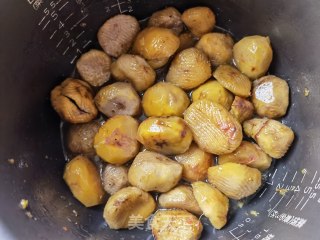桂花糖板栗的做法步骤：7