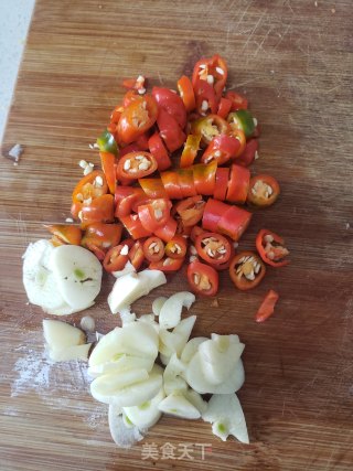 红萝卜丝炒回锅肉的做法步骤：3