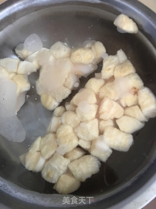 鲜贝肉末豆芽拌面的做法步骤：2