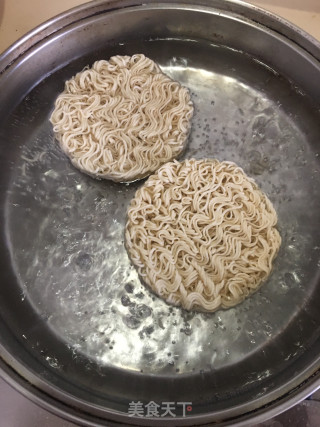 鲜贝肉末豆芽拌面的做法步骤：5