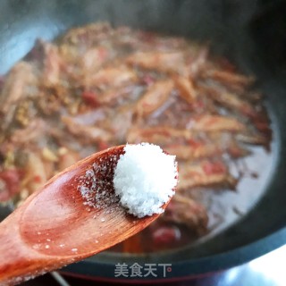 麻香红酒炖鸡翅的做法步骤：11