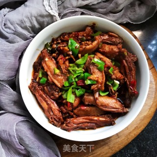 麻香红酒炖鸡翅的做法步骤：12