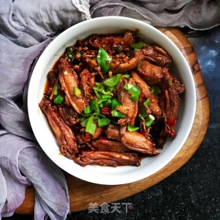 麻香红酒炖鸡翅的做法步骤：14
