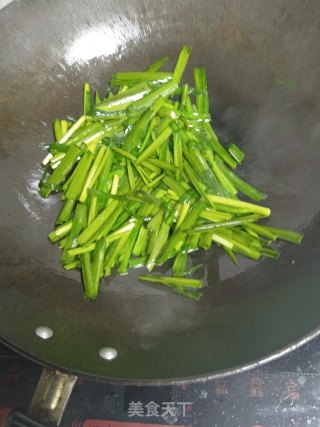 韭菜鸡蛋炒粉条的做法步骤：6