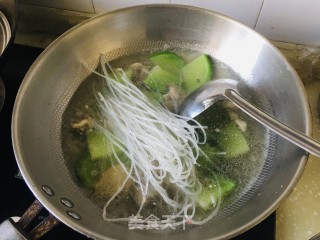 青萝卜粉条烩羊肉的做法步骤：5