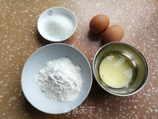 六寸海绵蛋糕的做法步骤：1