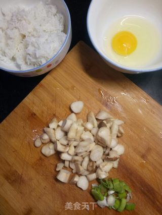 杏鲍菇炒饭的做法步骤：1