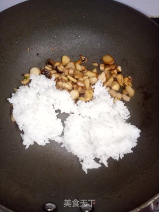 杏鲍菇炒饭的做法步骤：6
