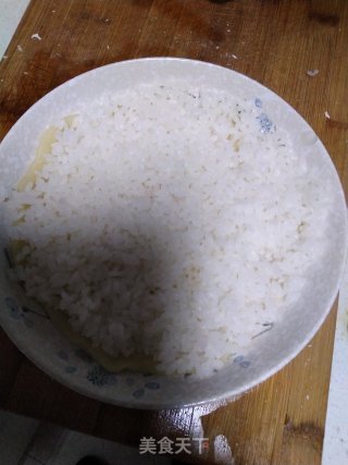 肉松米饭卷。的做法步骤：4