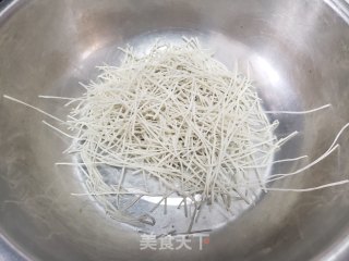 韭菜鸡蛋水煎包的做法步骤：3