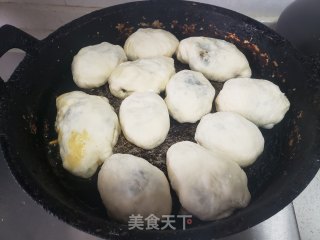 韭菜鸡蛋水煎包的做法步骤：14