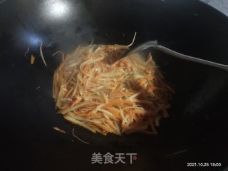 土豆胡萝卜丝儿的做法步骤：4