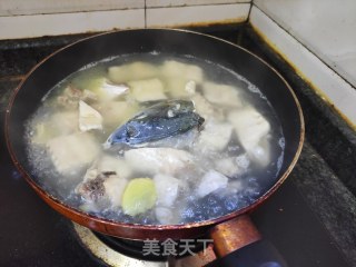 苹果鱼骨汤的做法步骤：3