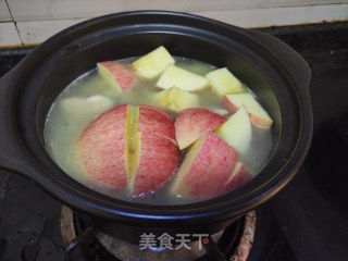 苹果鱼骨汤的做法步骤：5