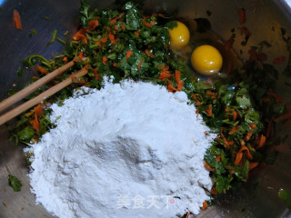 香菜胡萝卜丸子的做法步骤：4