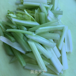 香芹瘦肉土豆片的做法步骤：4