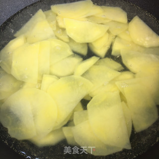 香芹瘦肉土豆片的做法步骤：5