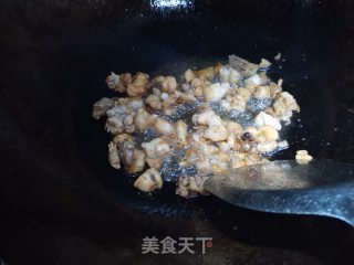 木耳剁椒蒸土鸡的做法步骤：4