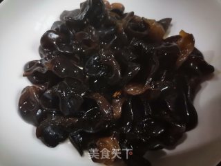 木耳剁椒蒸土鸡的做法步骤：6