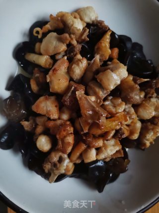 木耳剁椒蒸土鸡的做法步骤：7