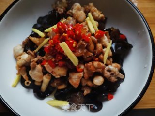 木耳剁椒蒸土鸡的做法步骤：8