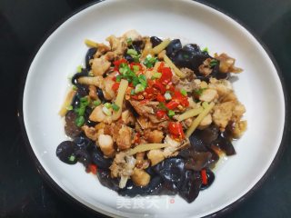 木耳剁椒蒸土鸡的做法步骤：9