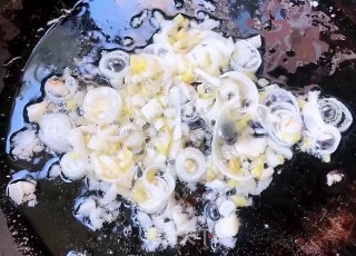 #炖菜#香辣肥肠的做法步骤：9