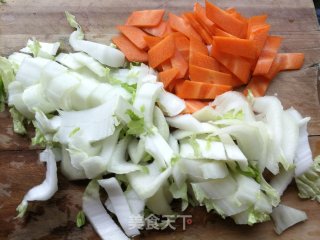 胡萝卜青菜炒回锅肉的做法步骤：6