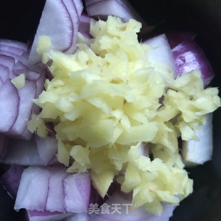咖喱牛肉盖浇饭的做法步骤：3