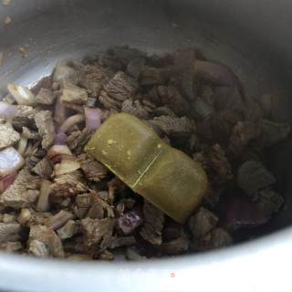 咖喱牛肉盖浇饭的做法步骤：6