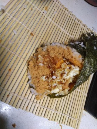 肉松鸡蛋卷的做法步骤：7