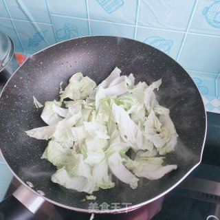 鸡蛋白菜骨汤面的做法步骤：7