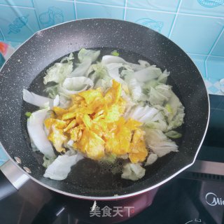 鸡蛋白菜骨汤面的做法步骤：8
