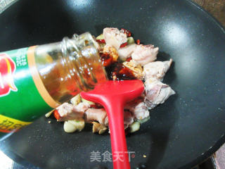 锅巴三黄鸡的做法步骤：6