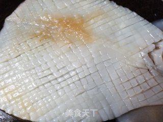 鲜鱿炒黄豆芽的做法步骤：3
