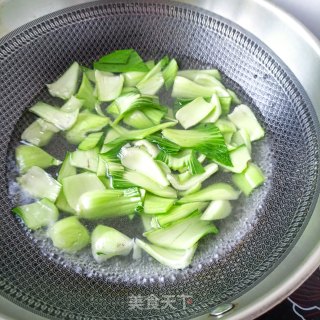 麻辣肠炒油菜的做法步骤：6