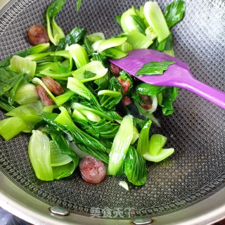 麻辣肠炒油菜的做法步骤：14