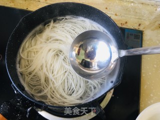 阳春面的做法步骤：3